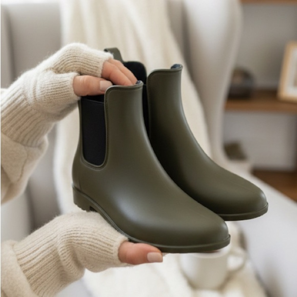 A New Day Chelsea Rain boots Olive Green‎ size 9
